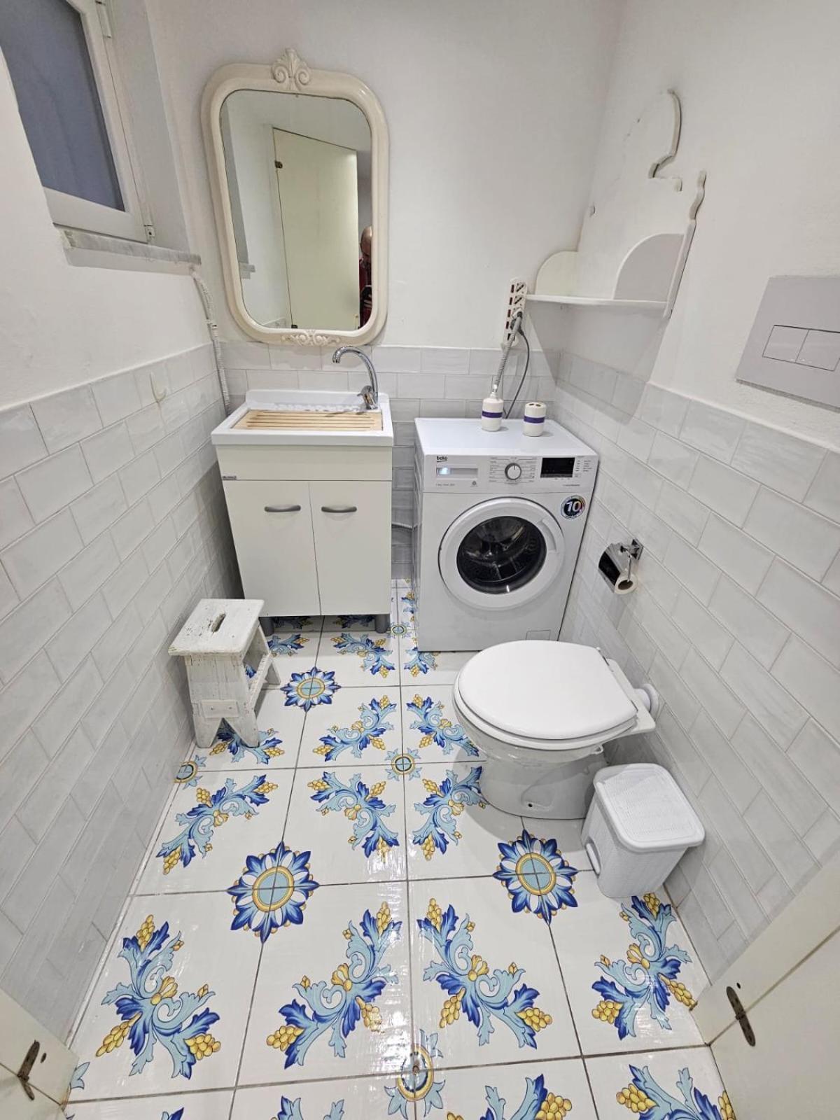 Suite And Relax Tina A 2 Passi Dal Centro E Al Foro Italico Палермо Екстериор снимка