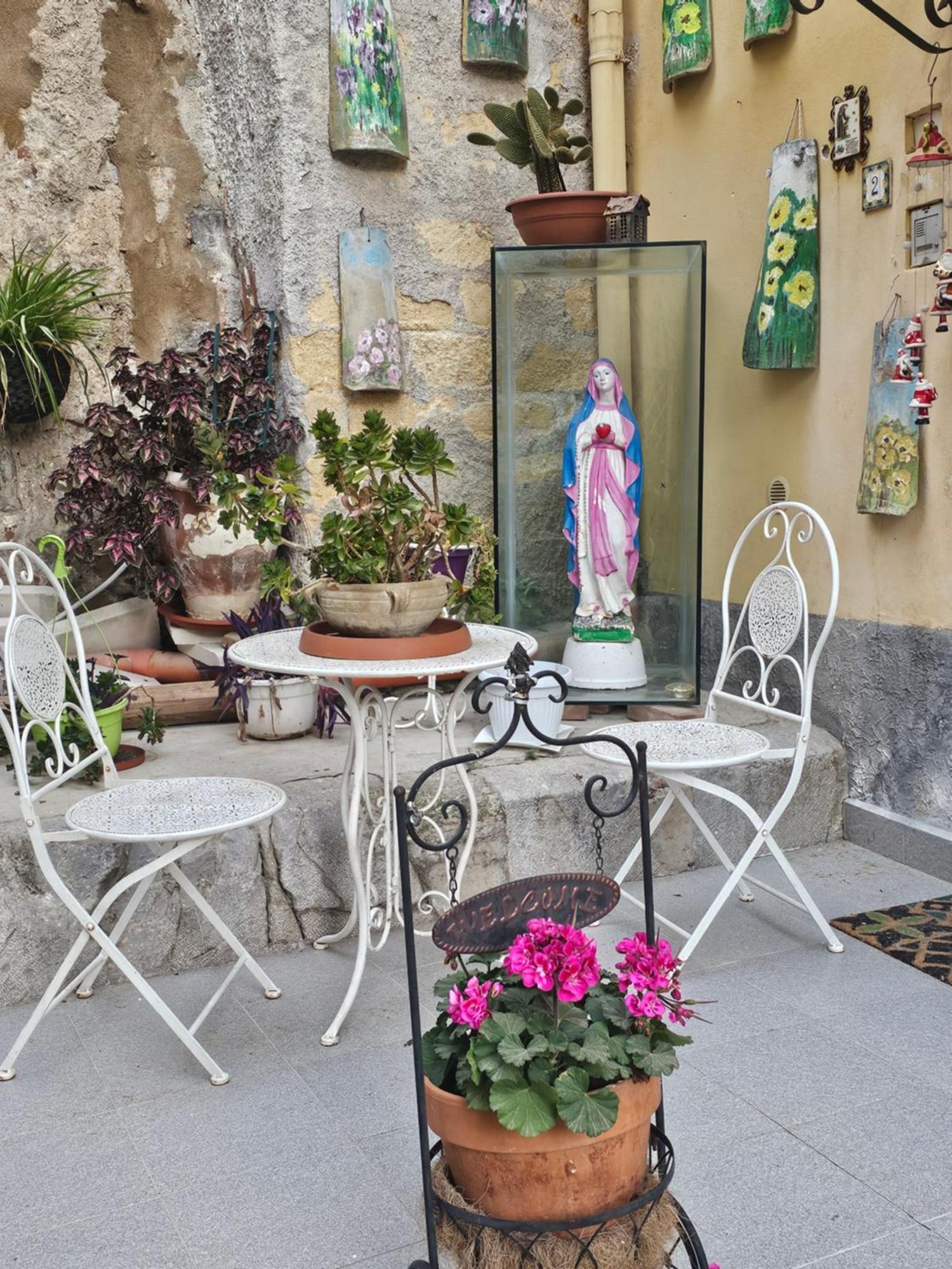 Suite And Relax Tina A 2 Passi Dal Centro E Al Foro Italico Палермо Екстериор снимка